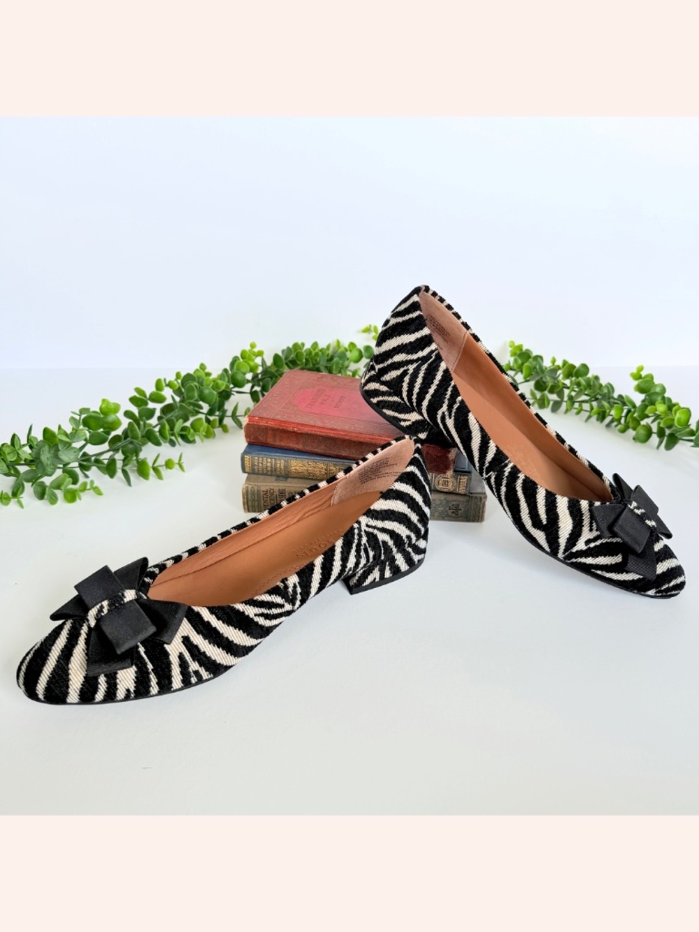 Gentle Souls Atlas Zebra Print Bow Flats Coquette Avant-Garde Balletcore Sz 8